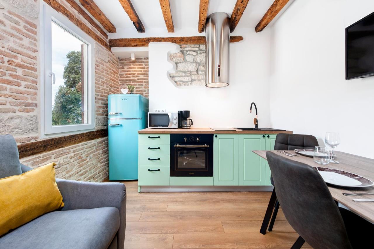 The Yellow House Apartments Rovinj Exterior foto